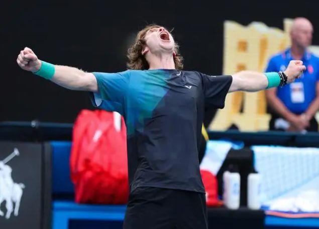 的对抗中 的对抗中